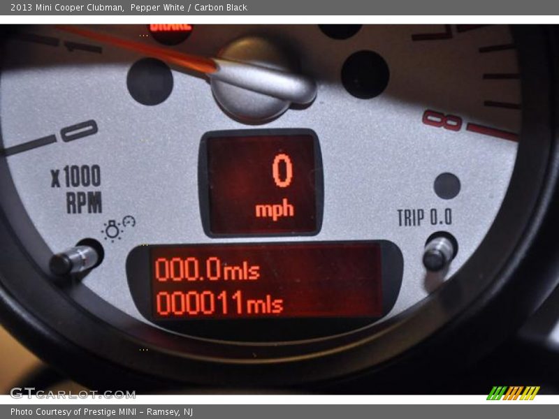 Pepper White / Carbon Black 2013 Mini Cooper Clubman