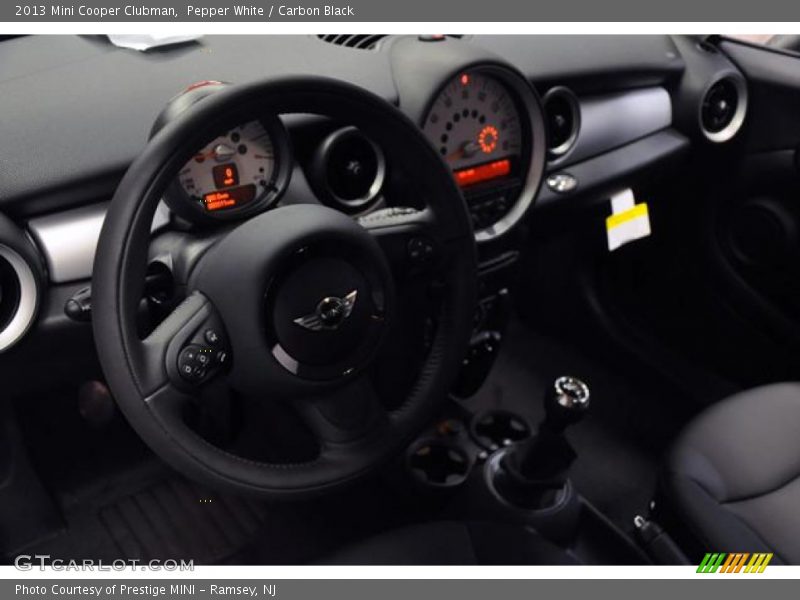 Pepper White / Carbon Black 2013 Mini Cooper Clubman
