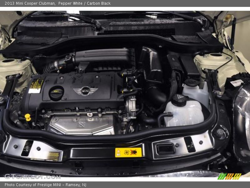 Pepper White / Carbon Black 2013 Mini Cooper Clubman