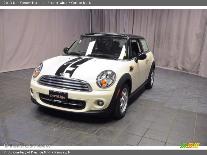 Pepper White / Carbon Black 2013 Mini Cooper Hardtop