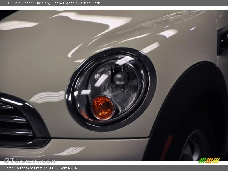 Pepper White / Carbon Black 2013 Mini Cooper Hardtop