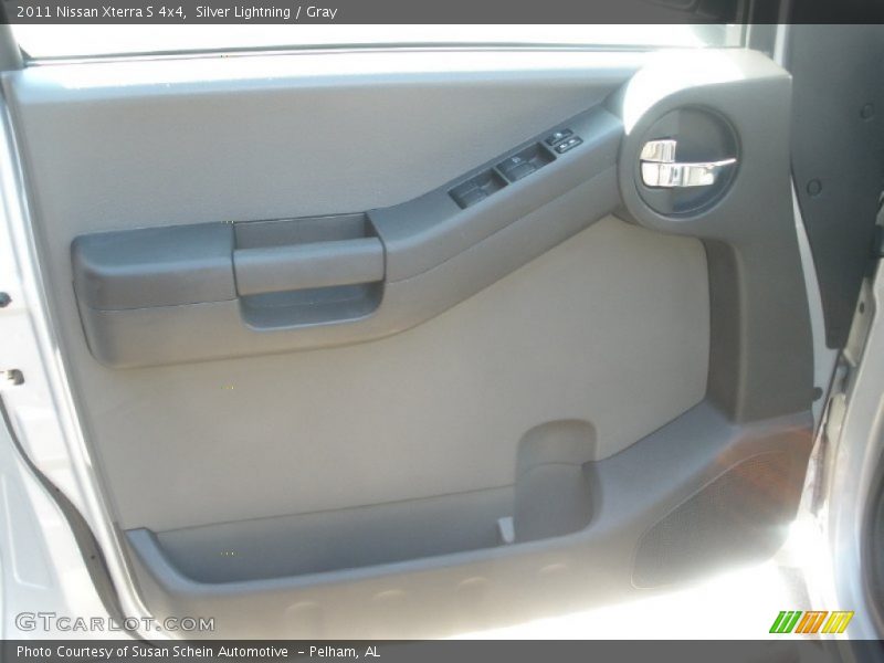 Silver Lightning / Gray 2011 Nissan Xterra S 4x4