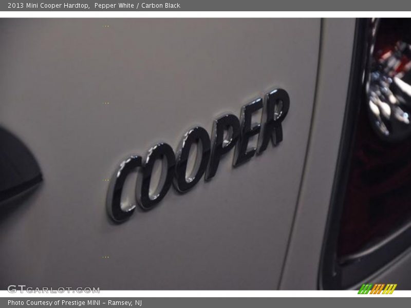 Pepper White / Carbon Black 2013 Mini Cooper Hardtop