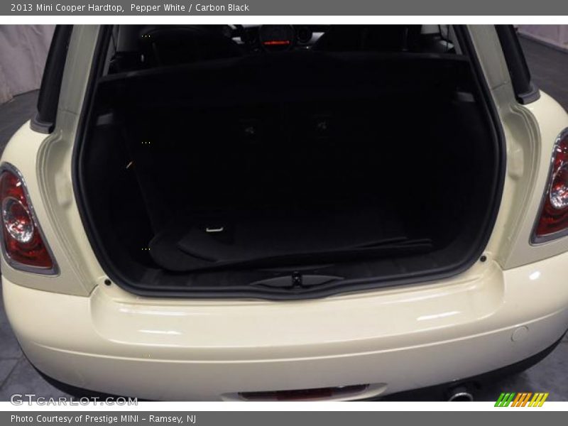 Pepper White / Carbon Black 2013 Mini Cooper Hardtop