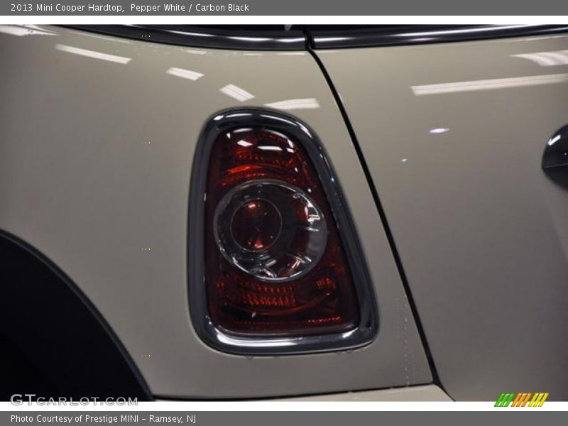 Pepper White / Carbon Black 2013 Mini Cooper Hardtop