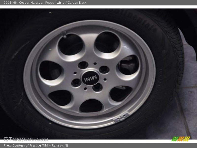 Pepper White / Carbon Black 2013 Mini Cooper Hardtop