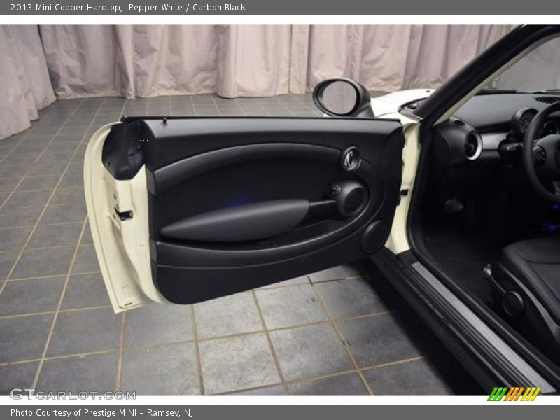 Pepper White / Carbon Black 2013 Mini Cooper Hardtop