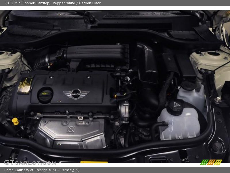 Pepper White / Carbon Black 2013 Mini Cooper Hardtop