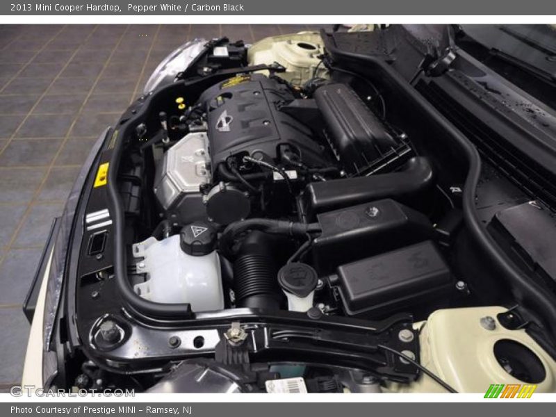 Pepper White / Carbon Black 2013 Mini Cooper Hardtop