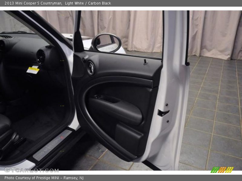 Light White / Carbon Black 2013 Mini Cooper S Countryman