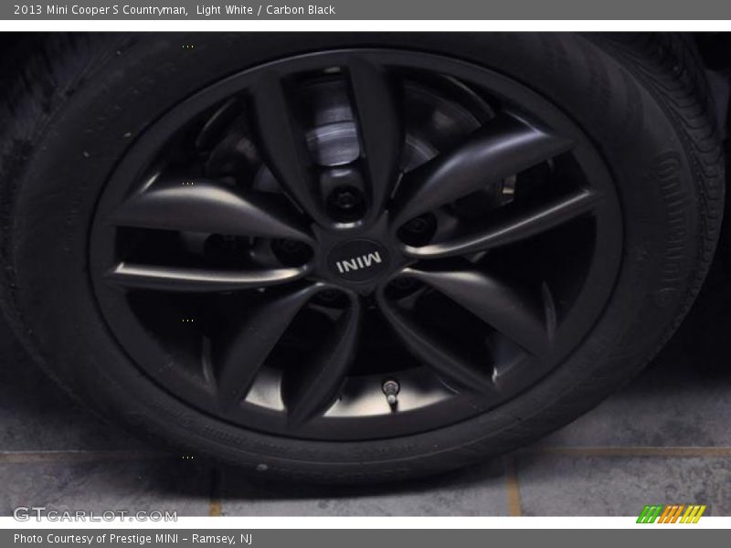 Light White / Carbon Black 2013 Mini Cooper S Countryman
