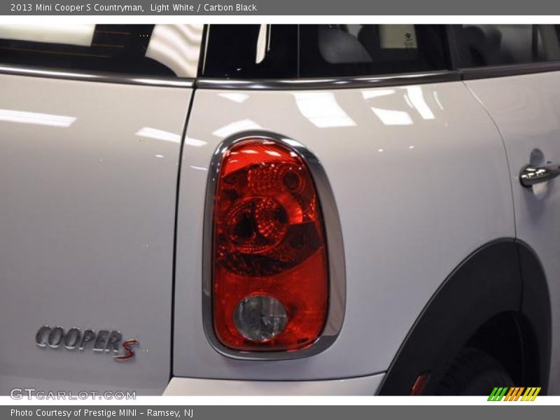 Light White / Carbon Black 2013 Mini Cooper S Countryman