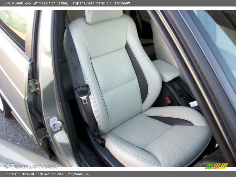 Front Seat of 2009 9-5 Griffin Edition Sedan