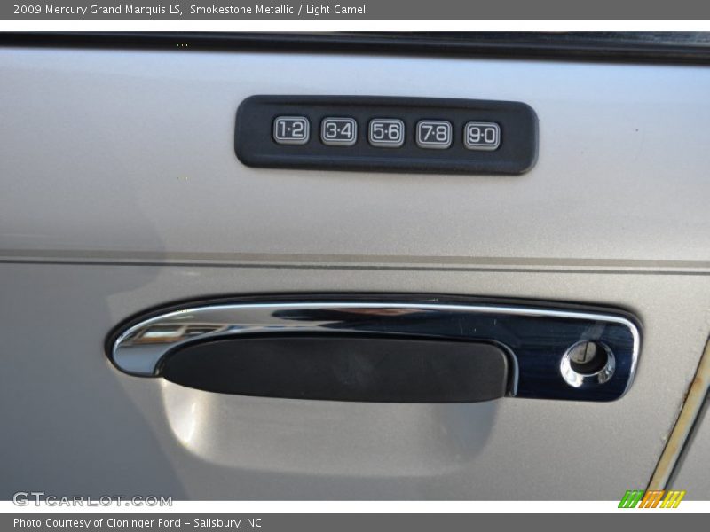 Smokestone Metallic / Light Camel 2009 Mercury Grand Marquis LS