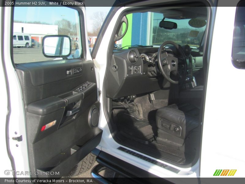 White / Ebony Black 2005 Hummer H2 SUV