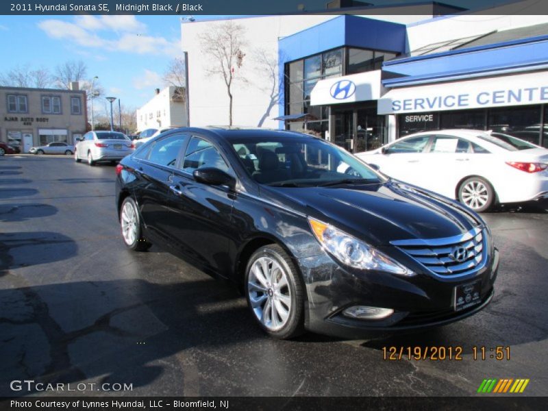 Midnight Black / Black 2011 Hyundai Sonata SE