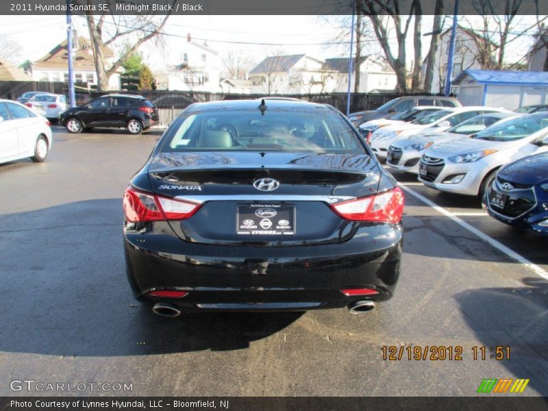 Midnight Black / Black 2011 Hyundai Sonata SE