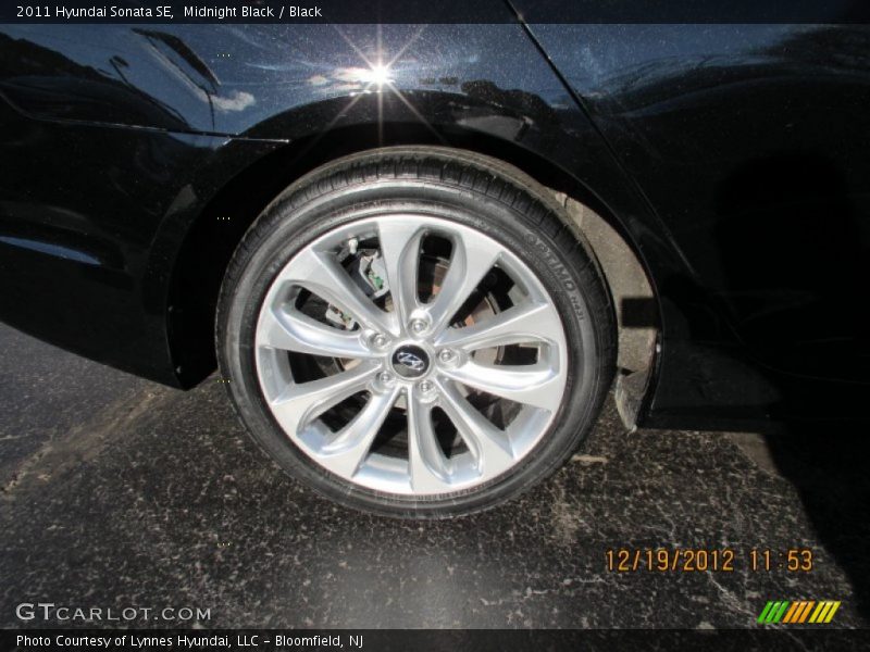 Midnight Black / Black 2011 Hyundai Sonata SE