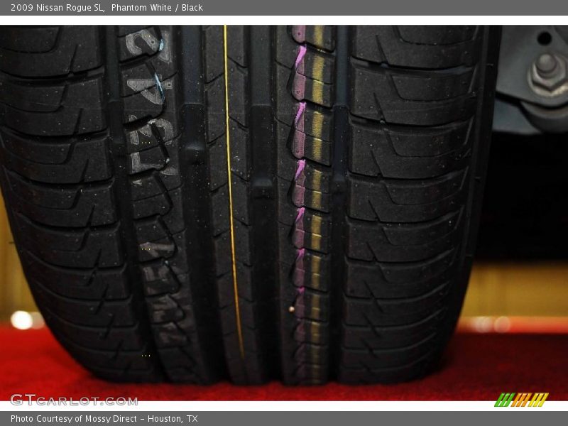 Phantom White / Black 2009 Nissan Rogue SL