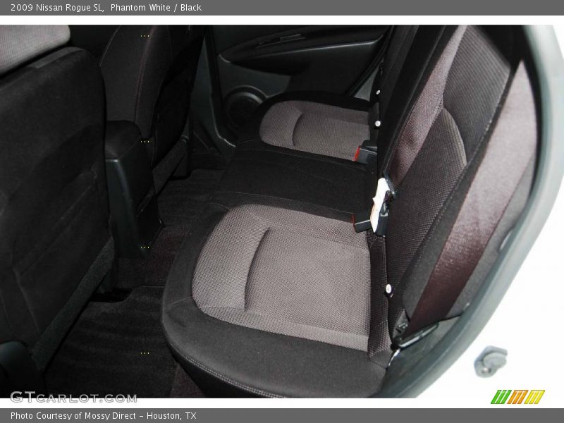 Phantom White / Black 2009 Nissan Rogue SL