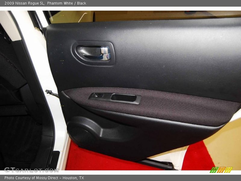 Phantom White / Black 2009 Nissan Rogue SL