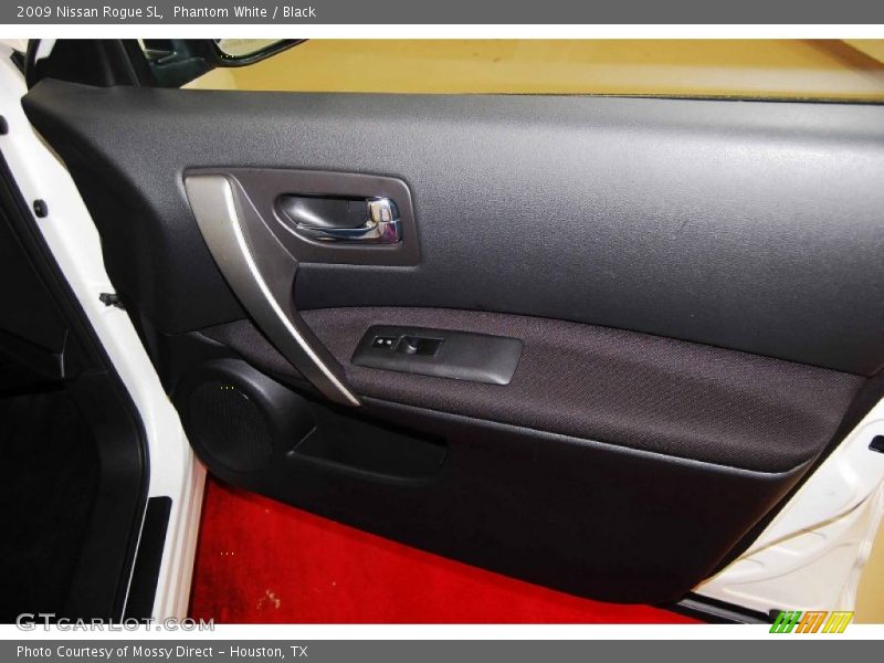 Phantom White / Black 2009 Nissan Rogue SL