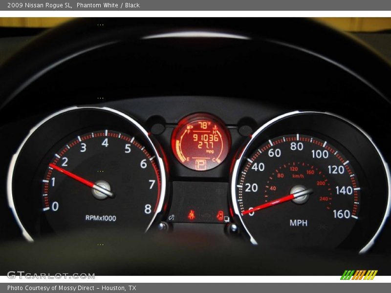 Phantom White / Black 2009 Nissan Rogue SL