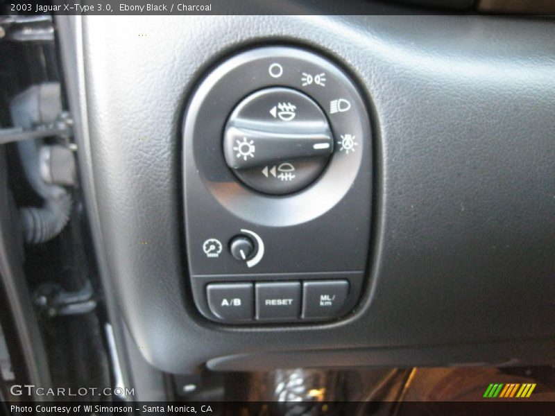 Ebony Black / Charcoal 2003 Jaguar X-Type 3.0