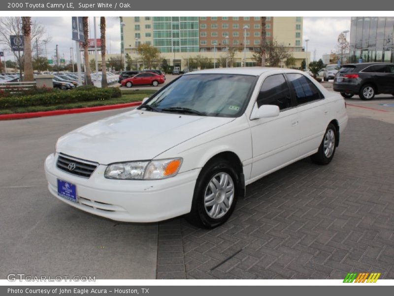 Super White / Oak 2000 Toyota Camry LE