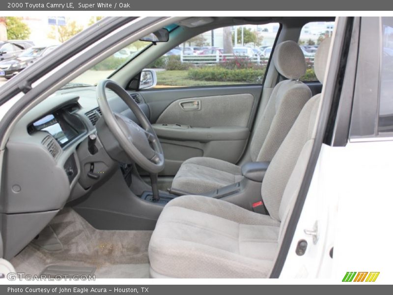 Super White / Oak 2000 Toyota Camry LE