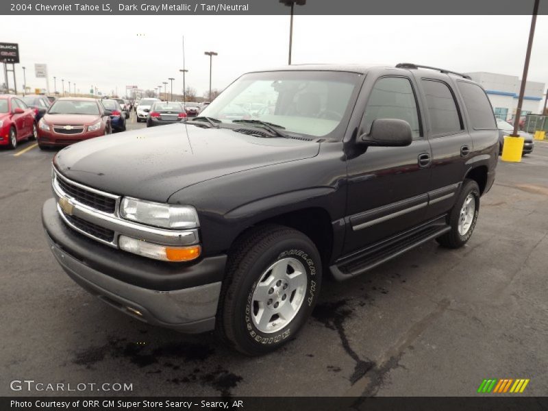 Front 3/4 View of 2004 Tahoe LS