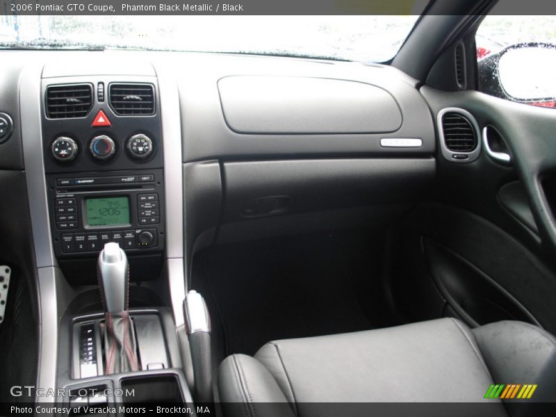 Dashboard of 2006 GTO Coupe