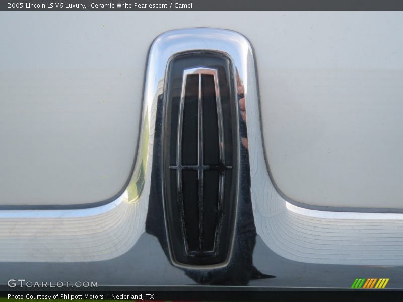 Ceramic White Pearlescent / Camel 2005 Lincoln LS V6 Luxury