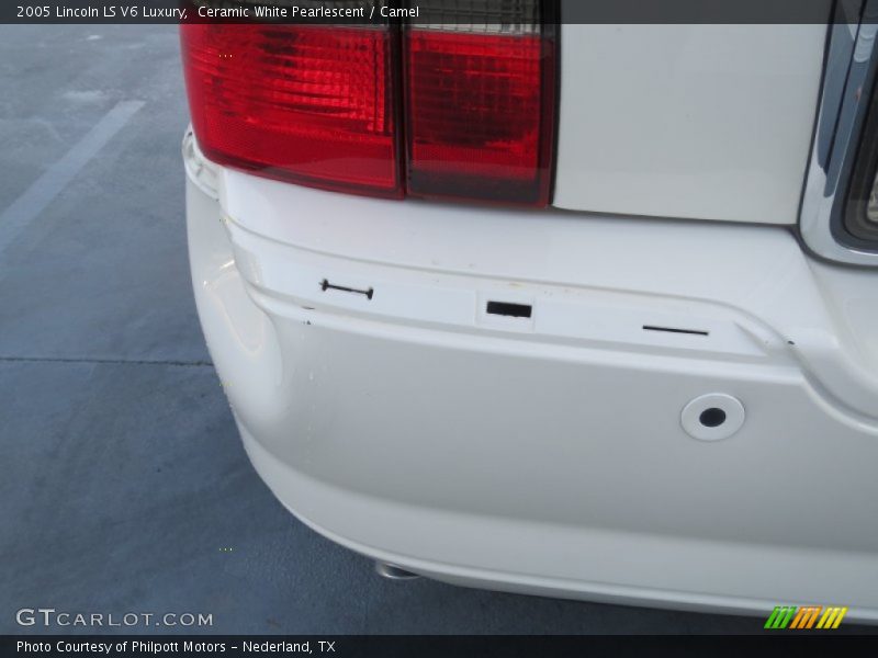Ceramic White Pearlescent / Camel 2005 Lincoln LS V6 Luxury