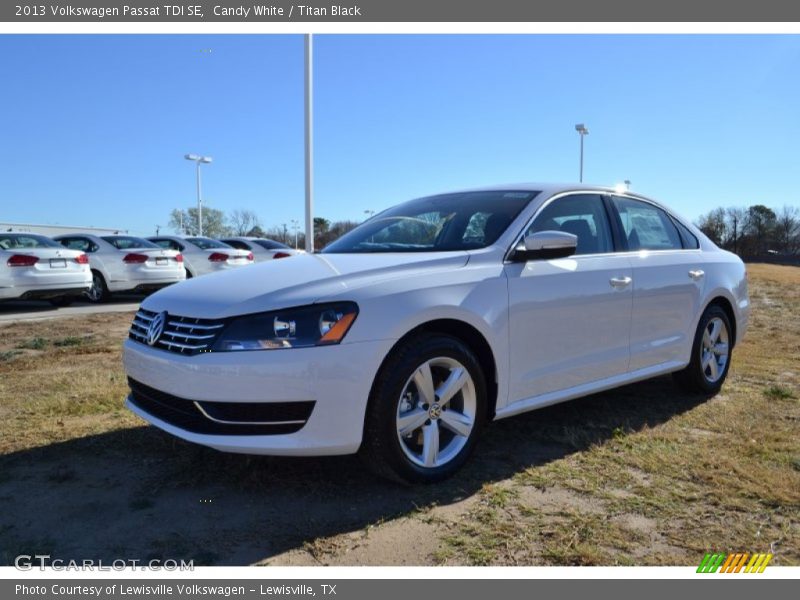 Candy White / Titan Black 2013 Volkswagen Passat TDI SE