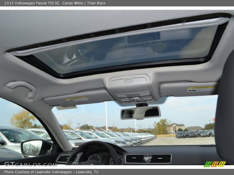 Candy White / Titan Black 2013 Volkswagen Passat TDI SE