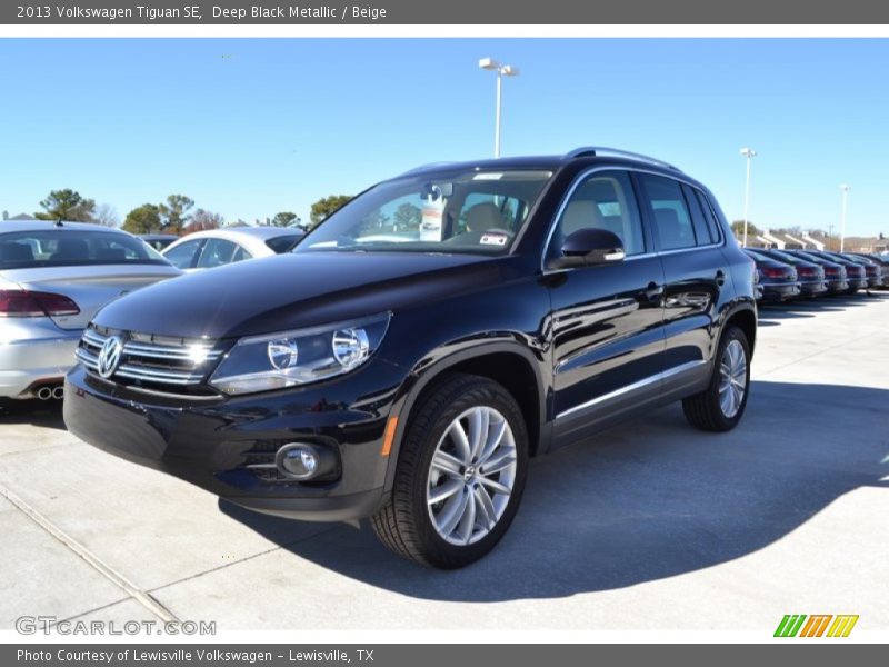 Deep Black Metallic / Beige 2013 Volkswagen Tiguan SE