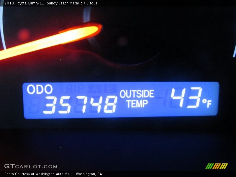 Sandy Beach Metallic / Bisque 2010 Toyota Camry LE