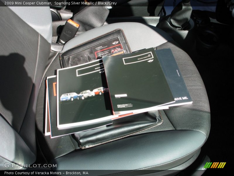 Sparkling Silver Metallic / Black/Grey 2009 Mini Cooper Clubman