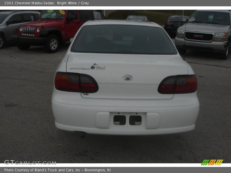 Bright White / Gray 2001 Chevrolet Malibu Sedan