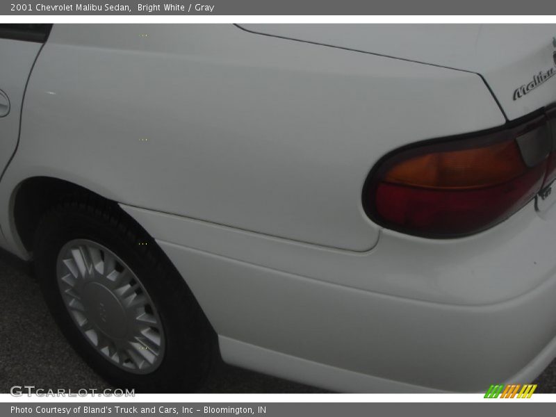 Bright White / Gray 2001 Chevrolet Malibu Sedan
