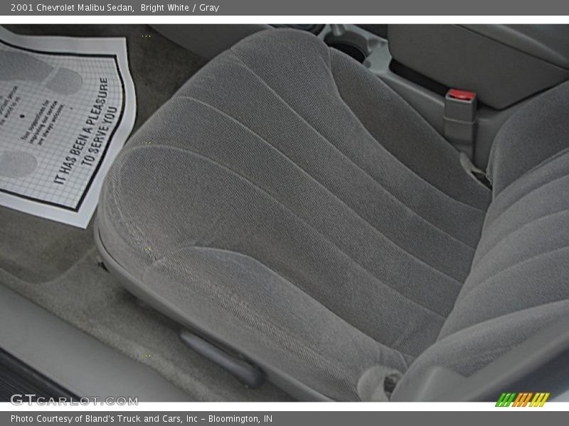 Bright White / Gray 2001 Chevrolet Malibu Sedan