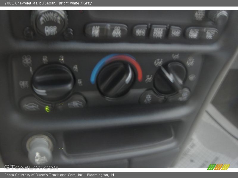 Bright White / Gray 2001 Chevrolet Malibu Sedan
