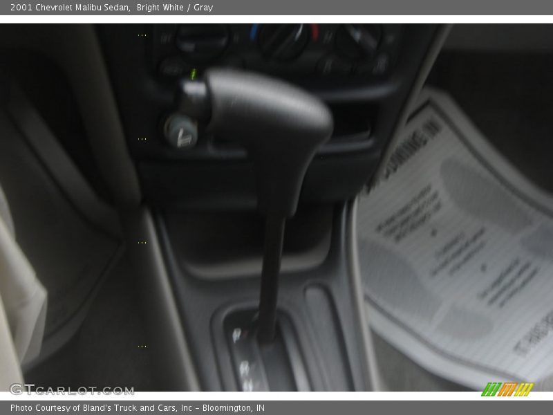Bright White / Gray 2001 Chevrolet Malibu Sedan