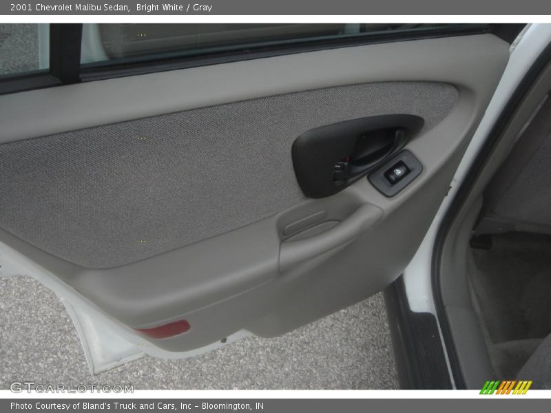 Bright White / Gray 2001 Chevrolet Malibu Sedan
