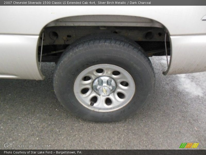 Silver Birch Metallic / Dark Charcoal 2007 Chevrolet Silverado 1500 Classic LS Extended Cab 4x4