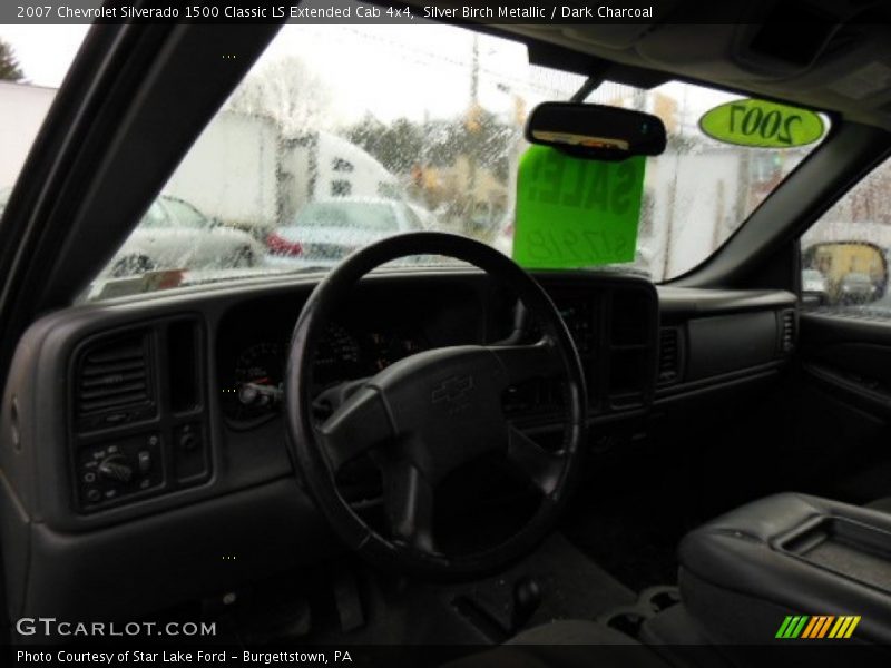 Silver Birch Metallic / Dark Charcoal 2007 Chevrolet Silverado 1500 Classic LS Extended Cab 4x4