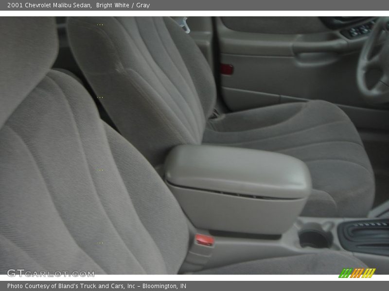 Bright White / Gray 2001 Chevrolet Malibu Sedan