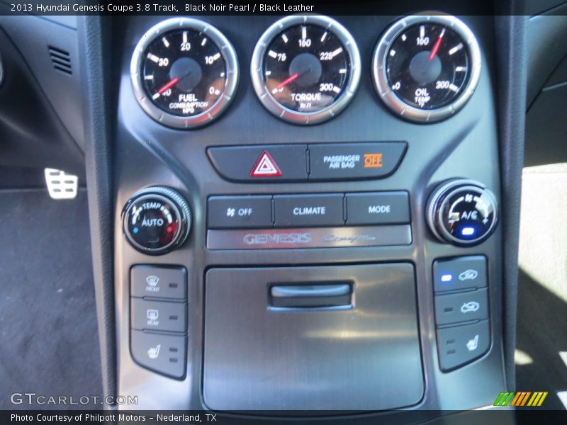 Controls of 2013 Genesis Coupe 3.8 Track