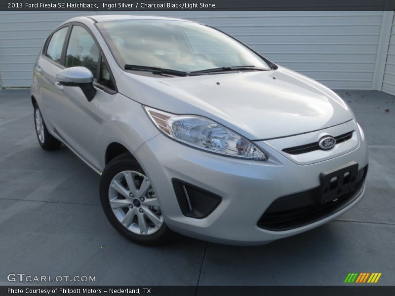 Ingot Silver / Charcoal Black/Light Stone 2013 Ford Fiesta SE Hatchback